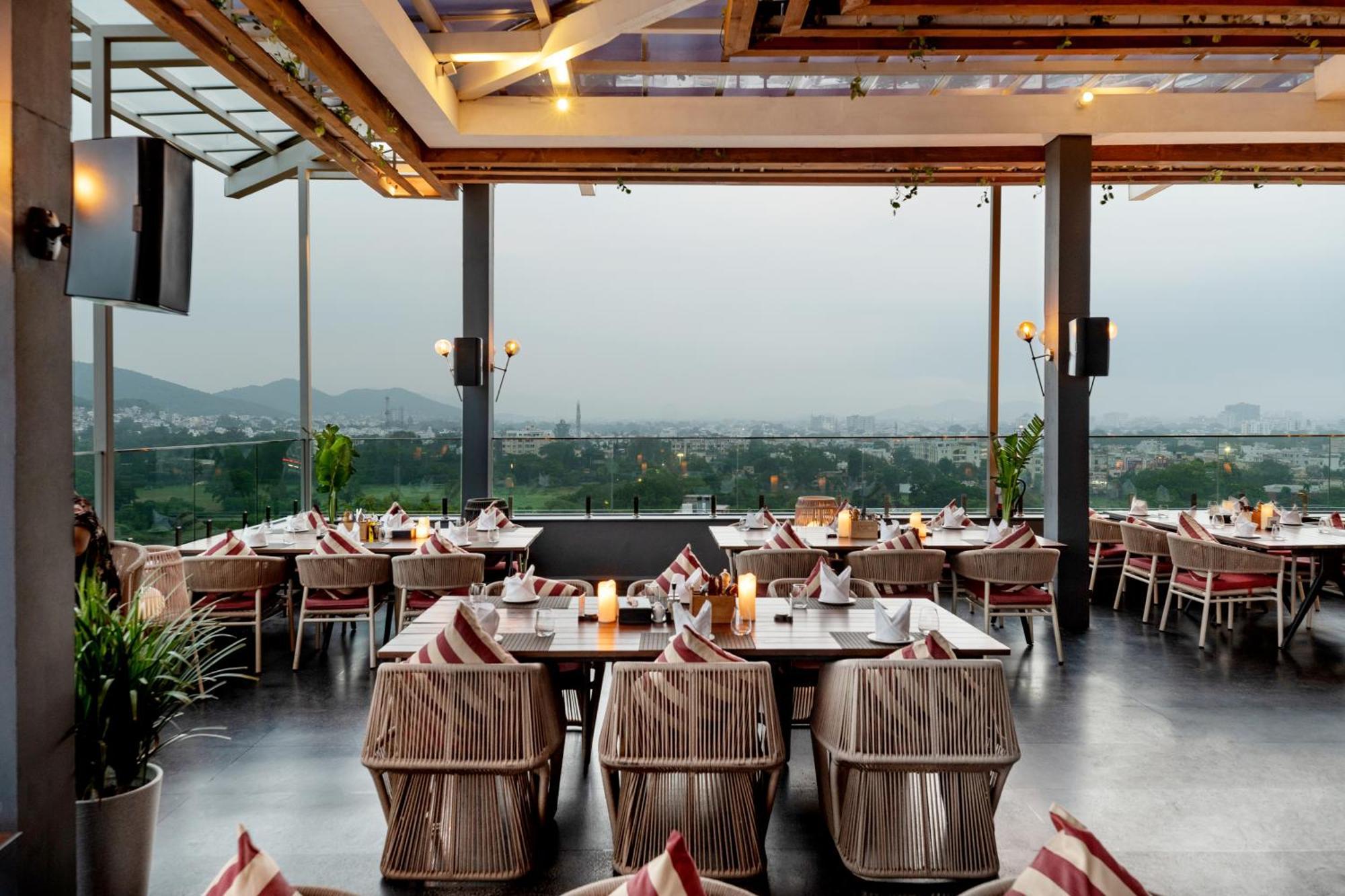 Parallel Hotel Udaipur, A Member Of Radisson Individuals Buitenkant foto