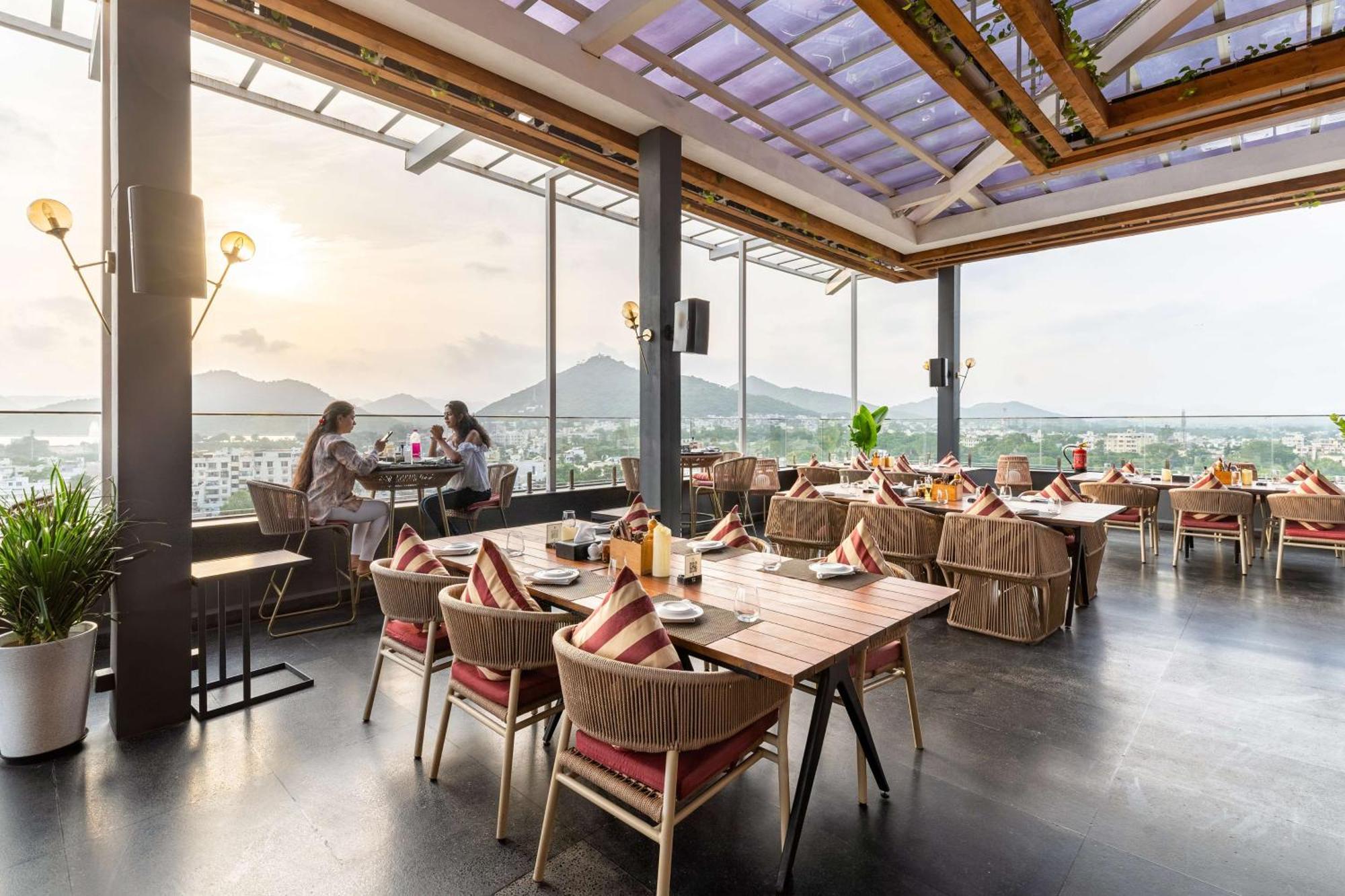 Parallel Hotel Udaipur, A Member Of Radisson Individuals Buitenkant foto