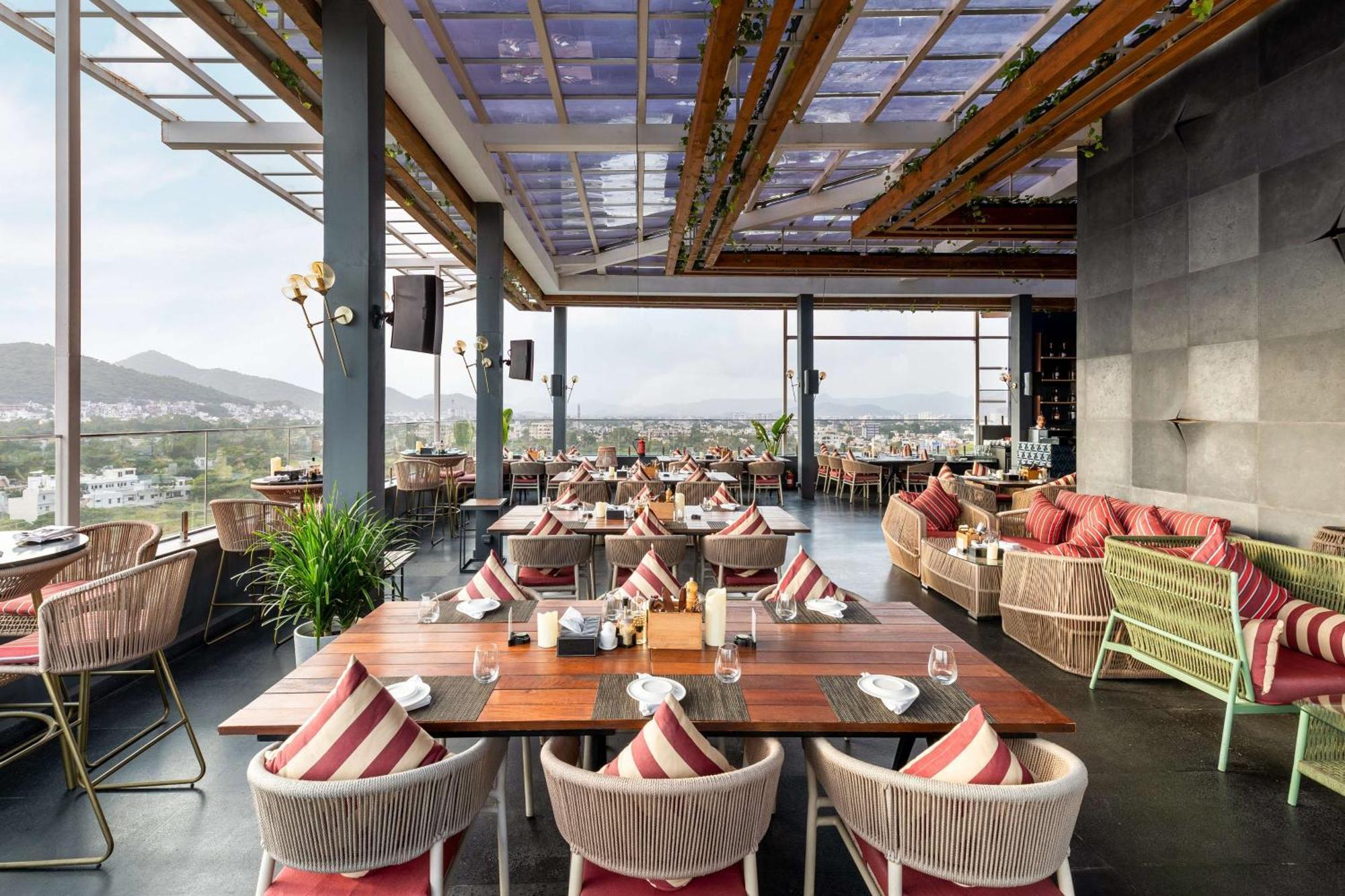 Parallel Hotel Udaipur, A Member Of Radisson Individuals Buitenkant foto