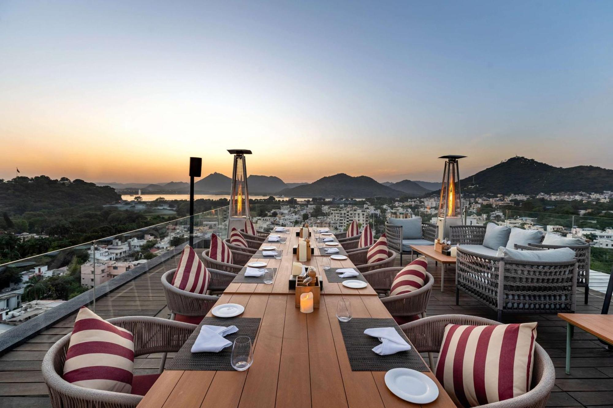 Parallel Hotel Udaipur, A Member Of Radisson Individuals Buitenkant foto