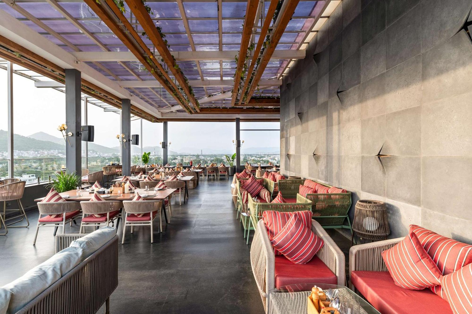 Parallel Hotel Udaipur, A Member Of Radisson Individuals Buitenkant foto